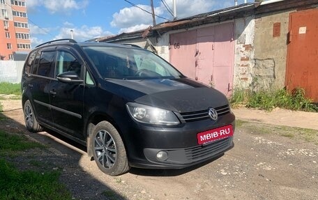 Volkswagen Touran III, 2012 год, 880 000 рублей, 2 фотография
