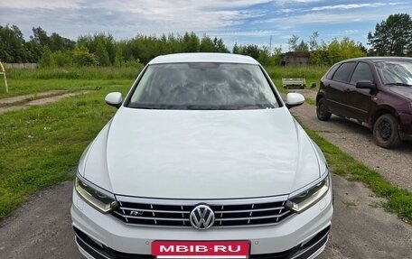 Volkswagen Passat B8 рестайлинг, 2018 год, 1 430 000 рублей, 2 фотография