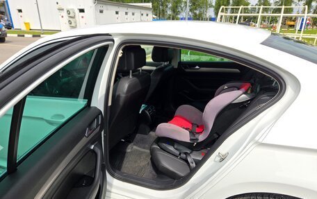 Volkswagen Passat B8 рестайлинг, 2018 год, 1 430 000 рублей, 12 фотография