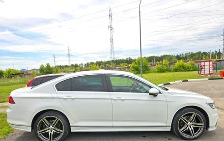 Volkswagen Passat B8 рестайлинг, 2018 год, 1 430 000 рублей, 8 фотография