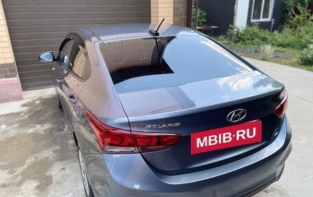 Hyundai Solaris II рестайлинг, 2017 год, 900 000 рублей, 2 фотография