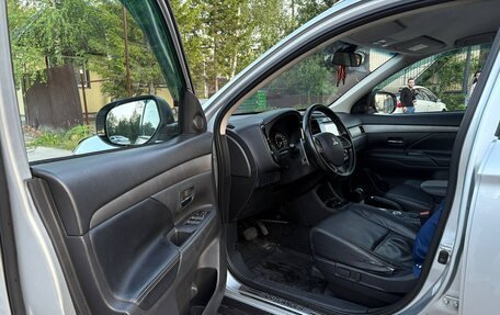 Mitsubishi Outlander III рестайлинг 3, 2014 год, 1 800 000 рублей, 5 фотография