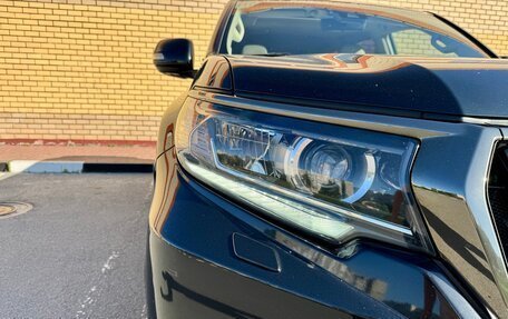 Toyota Land Cruiser Prado 150 рестайлинг 2, 2021 год, 7 800 000 рублей, 6 фотография