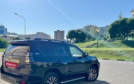 Toyota Land Cruiser Prado 150 рестайлинг 2, 2021 год, 7 800 000 рублей, 8 фотография