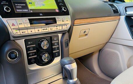 Toyota Land Cruiser Prado 150 рестайлинг 2, 2021 год, 7 800 000 рублей, 14 фотография