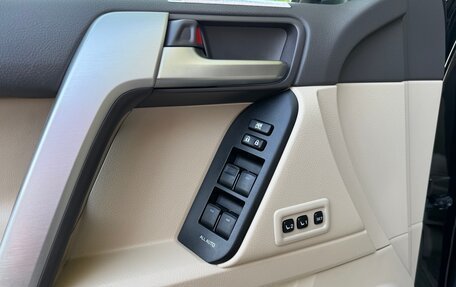 Toyota Land Cruiser Prado 150 рестайлинг 2, 2021 год, 7 800 000 рублей, 19 фотография