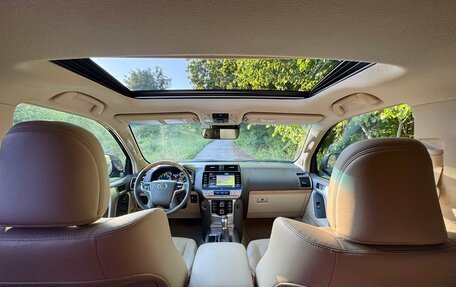 Toyota Land Cruiser Prado 150 рестайлинг 2, 2021 год, 7 800 000 рублей, 25 фотография