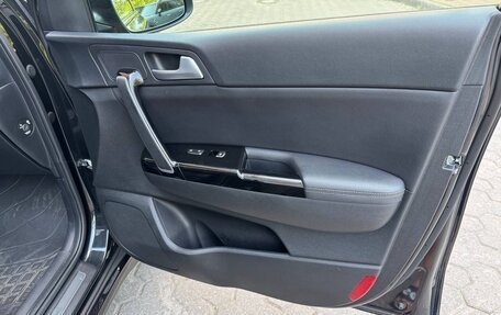 KIA Sportage IV рестайлинг, 2020 год, 2 350 000 рублей, 17 фотография