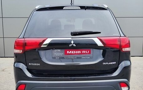 Mitsubishi Outlander III рестайлинг 3, 2016 год, 1 549 000 рублей, 7 фотография