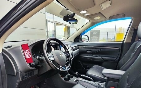 Mitsubishi Outlander III рестайлинг 3, 2016 год, 1 549 000 рублей, 20 фотография