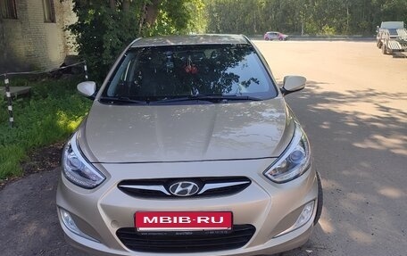 Hyundai Solaris II рестайлинг, 2014 год, 1 120 000 рублей, 2 фотография