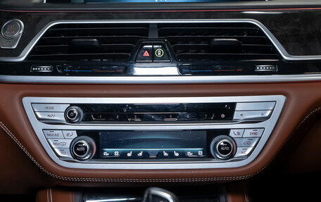 BMW 7 серия, 2019 год, 5 990 000 рублей, 28 фотография