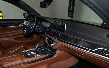 BMW 7 серия, 2019 год, 5 990 000 рублей, 32 фотография
