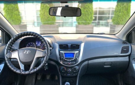 Hyundai Solaris II рестайлинг, 2015 год, 850 000 рублей, 3 фотография
