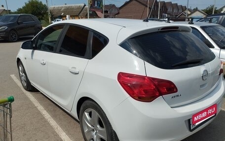 Opel Astra J, 2011 год, 800 000 рублей, 4 фотография