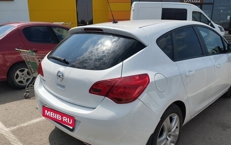 Opel Astra J, 2011 год, 800 000 рублей, 3 фотография