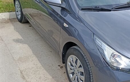 Hyundai Solaris II рестайлинг, 2022 год, 1 950 000 рублей, 4 фотография