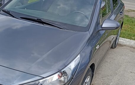 Hyundai Solaris II рестайлинг, 2022 год, 1 950 000 рублей, 10 фотография