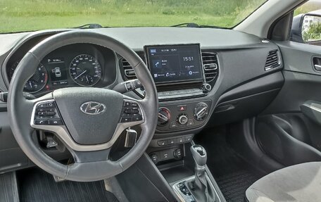 Hyundai Solaris II рестайлинг, 2022 год, 1 950 000 рублей, 7 фотография