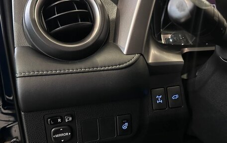 Toyota RAV4, 2019 год, 2 499 000 рублей, 12 фотография