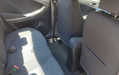 Hyundai Solaris II рестайлинг, 2016 год, 995 000 рублей, 8 фотография