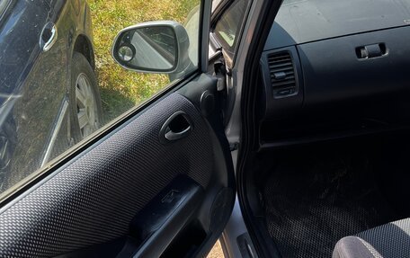 Honda Fit III, 2003 год, 380 000 рублей, 12 фотография