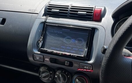 Honda Fit III, 2003 год, 380 000 рублей, 17 фотография