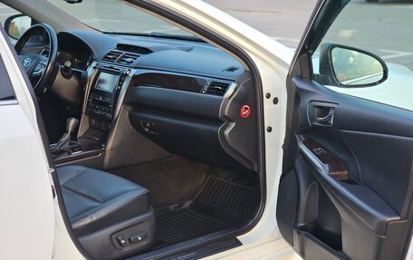 Toyota Camry, 2017 год, 2 300 000 рублей, 12 фотография