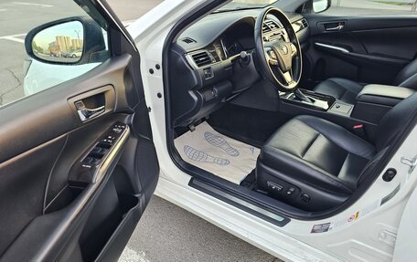 Toyota Camry, 2017 год, 2 300 000 рублей, 15 фотография