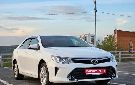 Toyota Camry, 2017 год, 2 300 000 рублей, 3 фотография