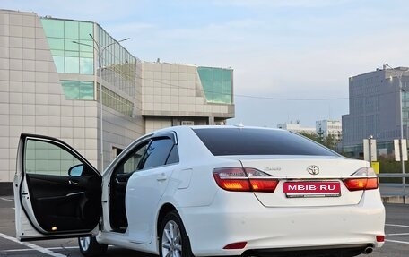 Toyota Camry, 2017 год, 2 300 000 рублей, 34 фотография