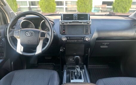 Toyota Land Cruiser Prado 150 рестайлинг 2, 2014 год, 3 430 000 рублей, 3 фотография