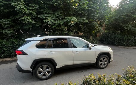 Toyota RAV4, 2022 год, 3 499 999 рублей, 11 фотография