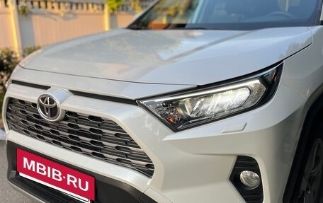 Toyota RAV4, 2022 год, 3 499 999 рублей, 2 фотография