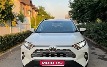 Toyota RAV4, 2022 год, 3 499 999 рублей, 10 фотография