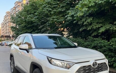Toyota RAV4, 2022 год, 3 499 999 рублей, 9 фотография