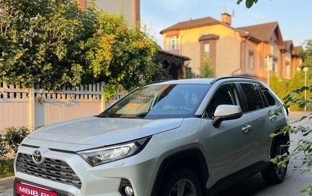 Toyota RAV4, 2022 год, 3 499 999 рублей, 14 фотография
