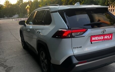 Toyota RAV4, 2022 год, 3 499 999 рублей, 13 фотография