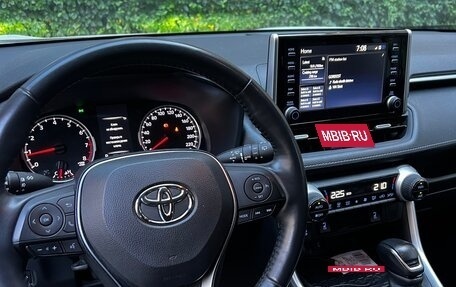 Toyota RAV4, 2022 год, 3 499 999 рублей, 32 фотография
