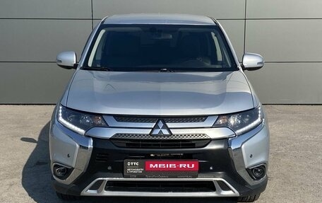 Mitsubishi Outlander III рестайлинг 3, 2020 год, 1 839 000 рублей, 2 фотография
