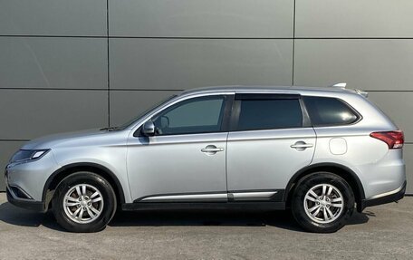 Mitsubishi Outlander III рестайлинг 3, 2020 год, 1 839 000 рублей, 10 фотография