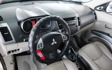 Mitsubishi Outlander III рестайлинг 3, 2008 год, 1 199 000 рублей, 11 фотография