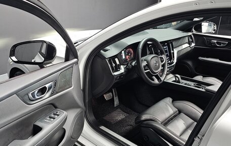 Volvo S60 III, 2022 год, 1 993 000 рублей, 10 фотография