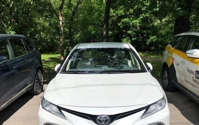 Toyota Camry, 2021 год, 3 650 000 рублей, 1 фотография