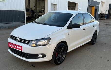 Volkswagen Polo VI (EU Market), 2014 год, 560 000 рублей, 2 фотография