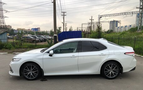 Toyota Camry, 2021 год, 3 650 000 рублей, 6 фотография