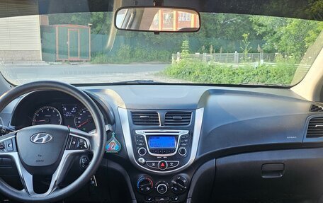 Hyundai Solaris II рестайлинг, 2011 год, 498 000 рублей, 18 фотография