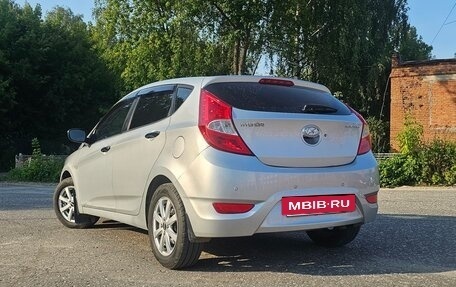 Hyundai Solaris II рестайлинг, 2011 год, 498 000 рублей, 12 фотография