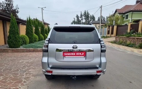 Toyota Land Cruiser Prado 150 рестайлинг 2, 2019 год, 4 350 000 рублей, 3 фотография