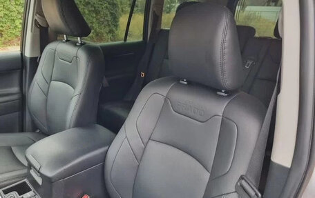 Toyota Land Cruiser Prado 150 рестайлинг 2, 2019 год, 4 350 000 рублей, 11 фотография
